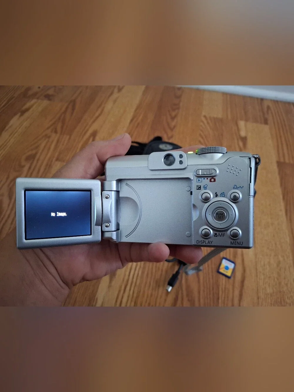 Canon Digital Camera PowerShot A610 5.0MP Flip Screen - Silver
